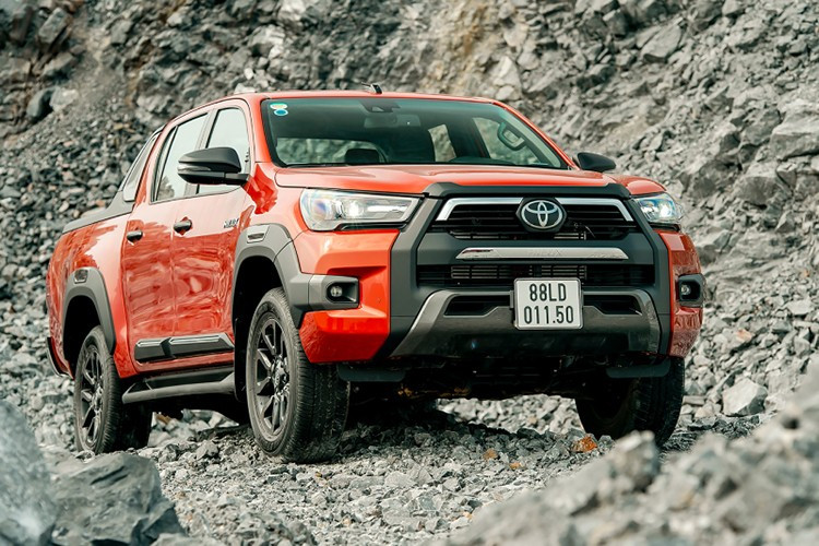 ২০২৫ সালের অক্টোবরে পিকআপ ট্রাক সেগমেন্টে টয়োটা হাইলাক্স সর্বোচ্চ প্রবৃদ্ধির হার অর্জনকারী মডেল। 3.jpg