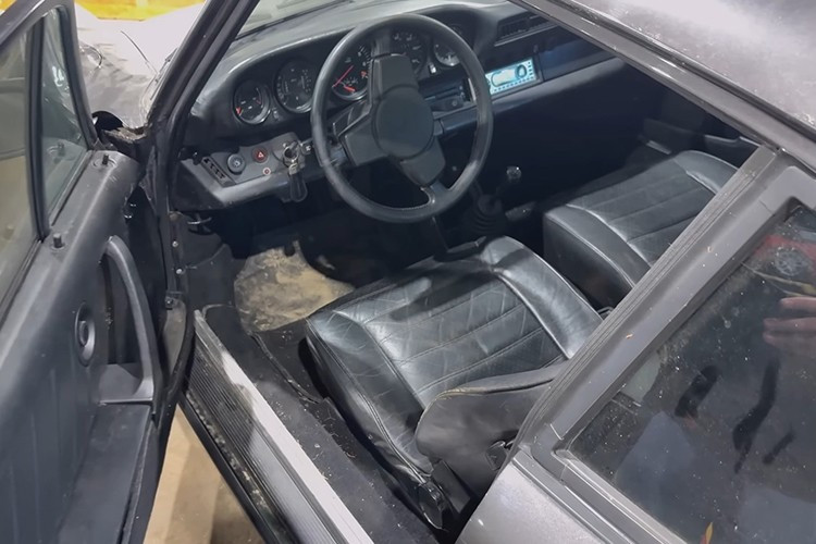 Pada tahun 1981, Porsche hanya memproduksi 761.930 Turbo untuk dijual di seluruh dunia, jumlah yang sangat rendah sehingga setiap contoh yang masih ada dan tidak dimodifikasi menjadi sangat langka. 4-7730.jpg