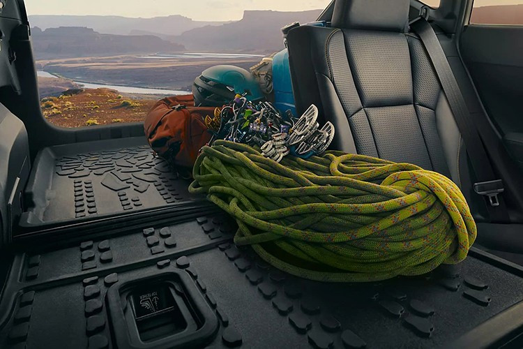 Die japanische Version des Crosstrek Wilderness 2026 wird per Losverfahren verkauft und ist nur bis zum 30. November bei Händlern erhältlich. Die Preise beginnen bei 4.055.920 Yen (ca. 692,01 Millionen VND) für die Touring-Version und bei 4.099.920 Yen (entspricht 699,52 Millionen VND) für die Limited-Version. 10-4246.jpg