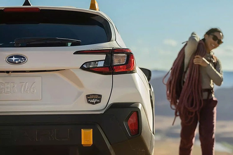 Der Subaru Crosstrek Wilderness ist in Japan auf 500 Einheiten limitiert. Das Fahrzeug weist einige äußere Modifikationen auf, wie beispielsweise eine Lackierung in Deco-Boco Black an den Außenspiegeln, Seitenverkleidungen und Trittstufen… 5-9279.jpg