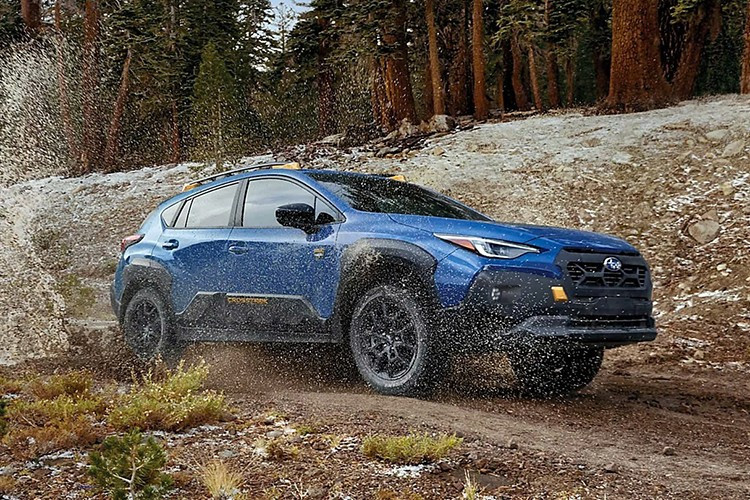Der Crosstrek Wilderness SUV des Modelljahrs 2026, die US-Version, zeigt deutlich seine unterschiedliche Ausrichtung: Auf der einen Seite steht der wahre Abenteuergeist im Vordergrund, auf der anderen Seite die für den japanischen Markt typische Raffinesse. 9-8443.jpg