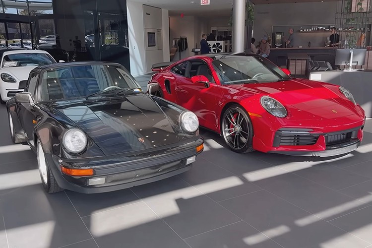 Namun, meskipun harganya mahal dan banyaknya teknologi yang disematkan pada mobil merah 992.1 yang menarik perhatian ini, semua mata di ruang pamer tertuju pada Porsche 930 Turbo klasik yang dicukur bersih di sebelahnya. 13-6249.jpg