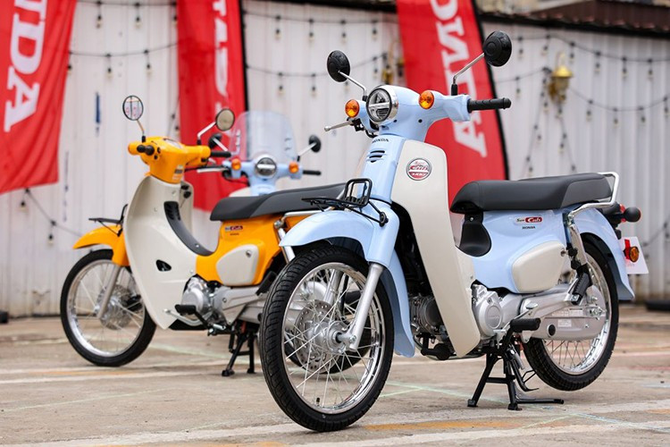 Гвоздем программы станет специальная модель Super Cub Fujisan Limited Edition, специально созданная компанией Honda в знак уважения к своей родине, Японии, вдохновленная горой Фудзи. 1-2535.jpg