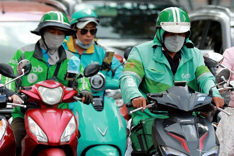 Converting gasoline-powered motorbikes to electric ones in Ho Chi Minh City is difficult to do. 1-7129.jpg