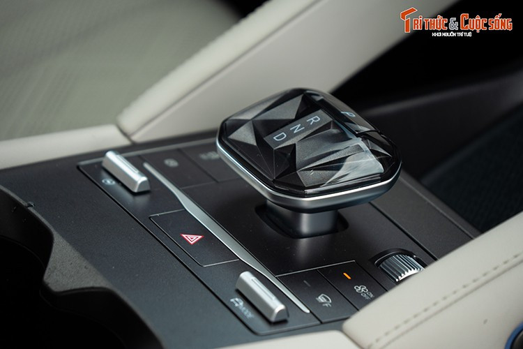 BYD ATTO 2 exploatează pe deplin potențialul platformei exclusive e-Platform 3.0 pentru vehicule electrice și al prestigioasei tehnologii Blade Battery. 5-792.jpg