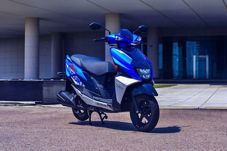 Suzuki Avenis — модель уличного скутера, выпущенная в 2022 году. А версия Suzuki Avenis 2025, выпущенная только что, считается следующим обновлением линейки небольших спортивных скутеров японского бренда. 12-4524.jpg
