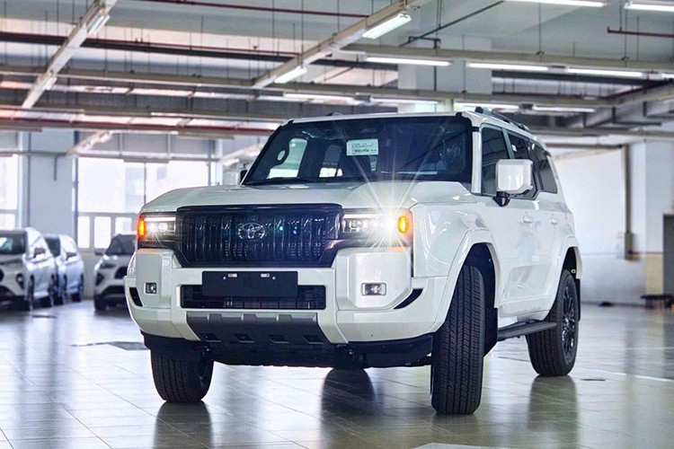 Toyota Land Cruiser Prado 2025 2.jpg