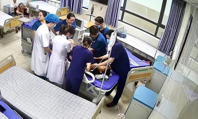 Cấp cứu cho bệnh nhi sốc phản vệ do kháng sinh - Ảnh BVCC