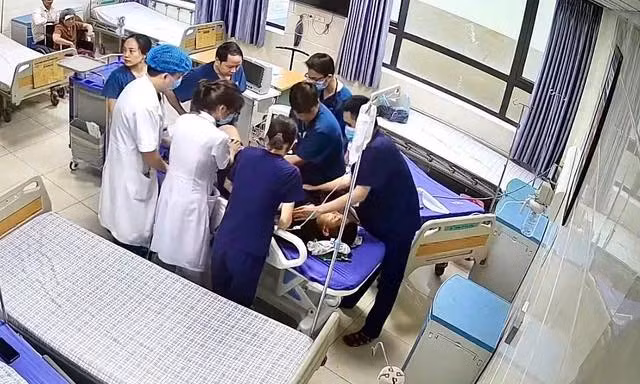 Cấp cứu cho bệnh nhi sốc phản vệ do kháng sinh - Ảnh BVCC