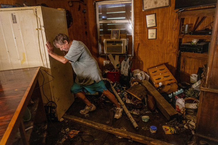 2024 in photos: the world under water