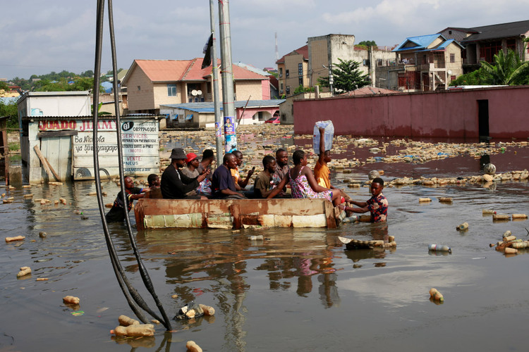 Congo River basin submerged by floods