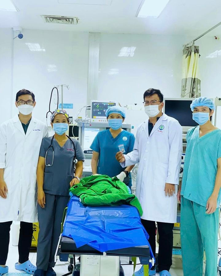 Kíp phẫu thuật lấy dị vật cho bệnh nhi