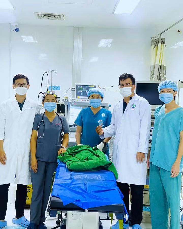 Kíp phẫu thuật lấy dị vật cho bệnh nhi