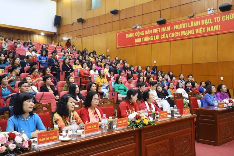 Các nữ tri thức tiêu biểu được tôn vinh