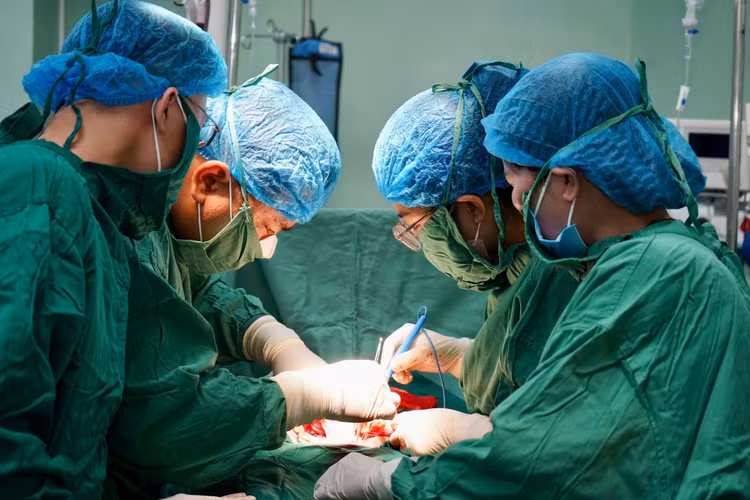 Ca phẫu thuật cho sản phụ bị rau tiền đạo trung tâm, rau cài răng lược thể nặng - Ảnh BVCC