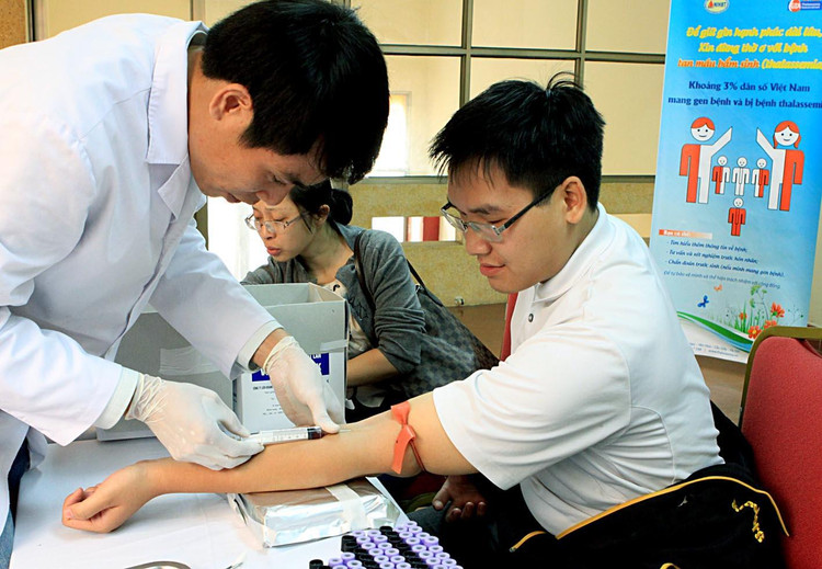 Xét nghiệm tan máu bẩm sinh cho học sinh Hà Nội