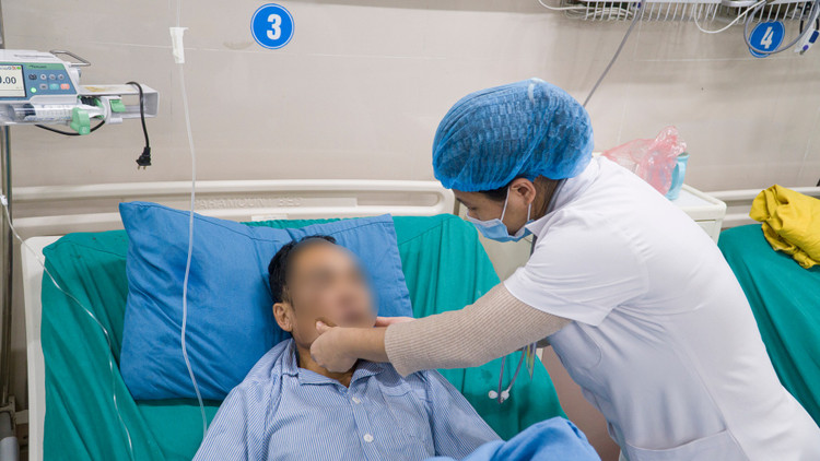 Dùng thuốc nam chữa dạ dày quý ông bị shock mất máu, xuất huyết tiêu hóa ảnh 2