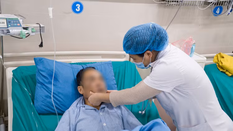 Dùng thuốc nam chữa dạ dày quý ông bị shock mất máu, xuất huyết tiêu hóa ảnh 2