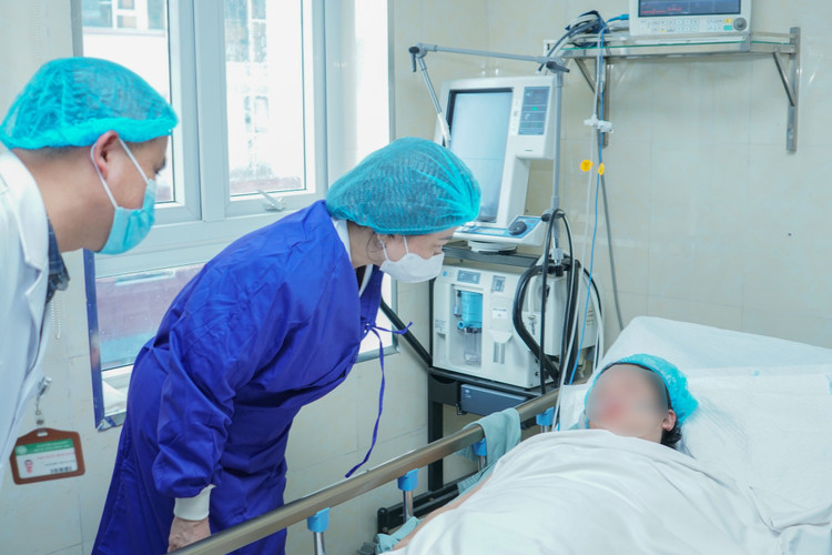 Bệnh nhân trong phòng cấp cứu - Ảnh BVCC