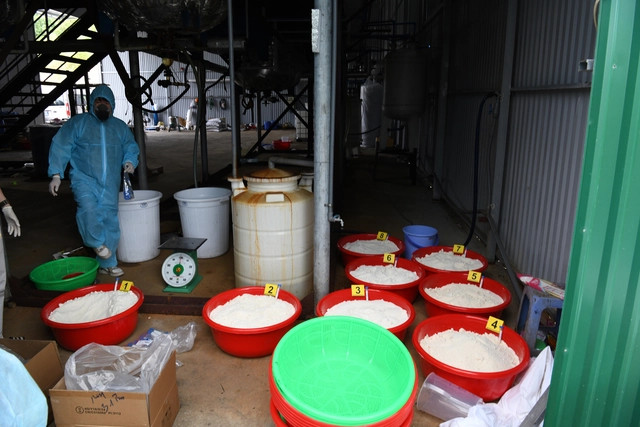 Mới đây, cơ quan chức năng đã triệt phá đường dây sản xuất ma túy đặc biệt lớn tại Nha Trang, Khánh Hòa. Tại hiện trường, cơ quan chức năng đã thu giữ 1,4 tấn ketamine - Ảnh nguồn Internet