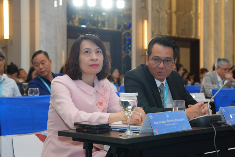 PGS.TS Nguyễn Thị Liên Hương, thứ trưởng Bộ Y tế