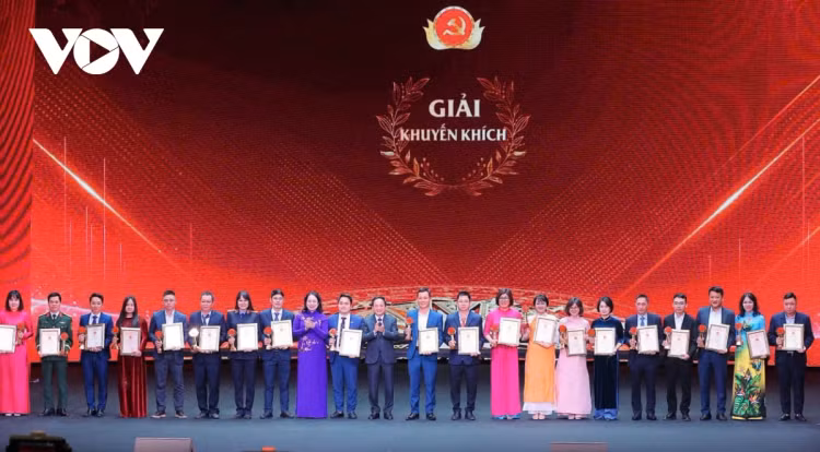 Tong Bi thu: Bao chi cach mang Viet Nam da hoa minh vao thuc tien cuoc song-Hinh-5