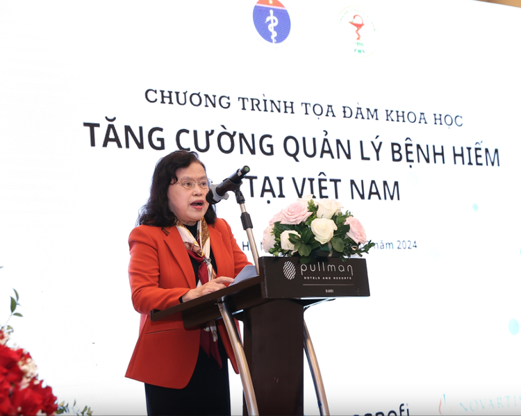 GS.TS Nguyễn Thị Xuyên, Chủ tịch Tổng Hội Y học Việt Nam phát biểu tại tọa đàm