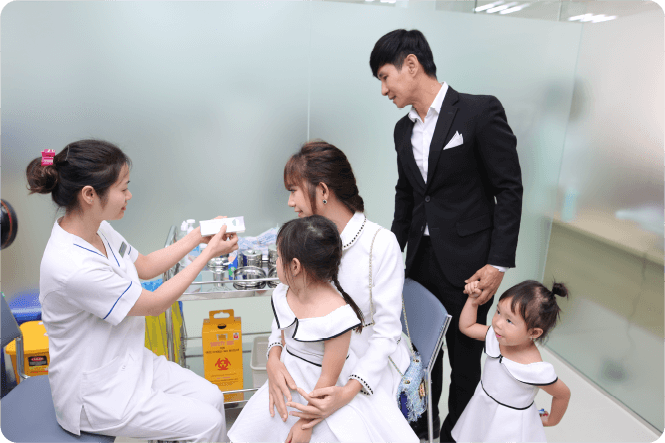 Vắc xin sởi giúp phòng tránh bệnh và biến chứng. Ảnh minh hoạ.