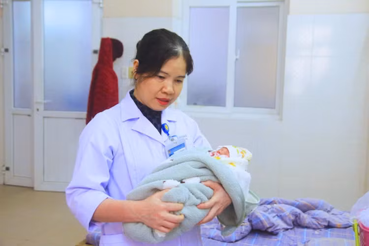 Sức khỏe của mẹ và bé ổn định, phục hồi tốt sau phẫu thuật