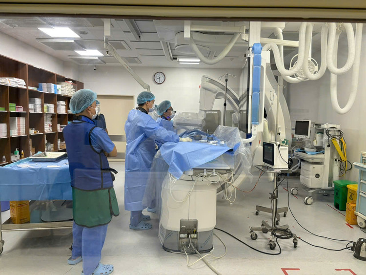 Can thiệp tắc động mạch chi tại Bệnh viện Trung ương Quân đội 108 - Ảnh BVCC Can thiệp tắc động mạch chi tại Bệnh viện Trung ương Quân đội 108 - Ảnh BVCC