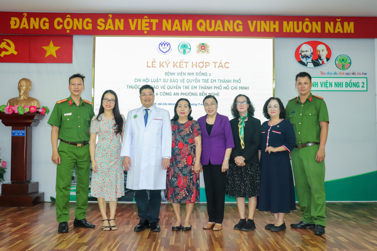 Lễ ký kết hợp tác bảo vệ và chăm sóc trẻ em bị bạo hành, xâm hại tình dục và các hành vi khác - Ảnh BVCC