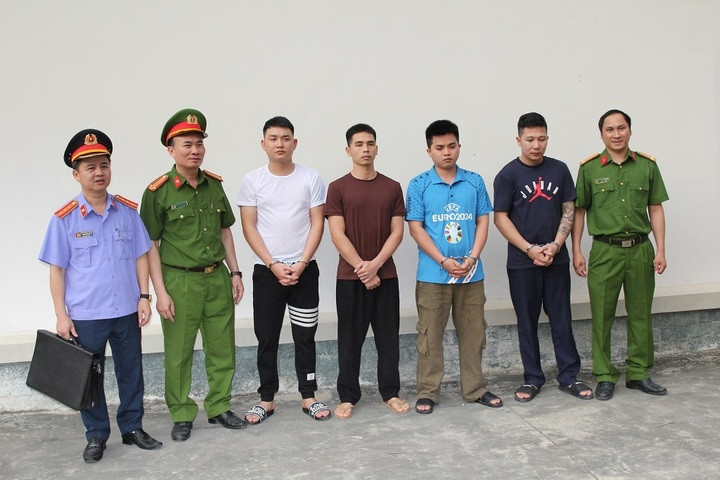 Bốn đối tượng bị Công an Nghệ An khởi tố, bắt giam do sử dụng chất cấm để sản xuất 3.500 tấn giá đỗ - Ảnh CANA