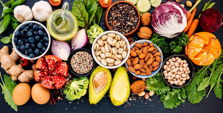 Tăng sức đề kháng bằng thực phẩm để bảo vệ sức khỏe trời nồm ẩm - Ảnh minh họa