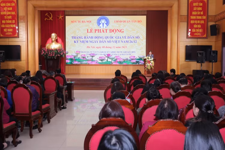 Tháng hành động quốc gia dân số năm 2023 với chủ đề "tham gia tư vấn & khám sức khỏe trước khi kết hôn vì hạnh phúc gia đình, vì tương lai đất nước"
