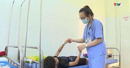 Chăm sóc bệnh nhi bị viêm não, viêm màng não tại bệnh viện - Ảnh BVCC