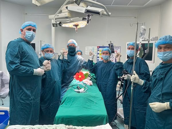 Ca phẫu thuật cấp cứu cho bệnh nhân - Ảnh BVCC