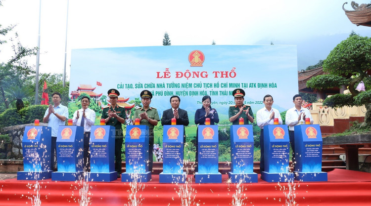 Lễ động thổ cải tạo, sửa chữa Nhà tưởng niệm Chủ tịch Hồ Chí Minh (ảnh thainguyen.gov.vn)