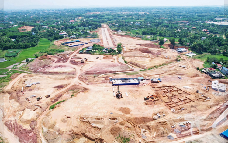 Dự án xây dựng sân vận động Thái Nguyên, có tổng mức đầu tư tăng thêm xấp xỉ 536 tỷ đồng đang được gấp rút hoàn thiện.