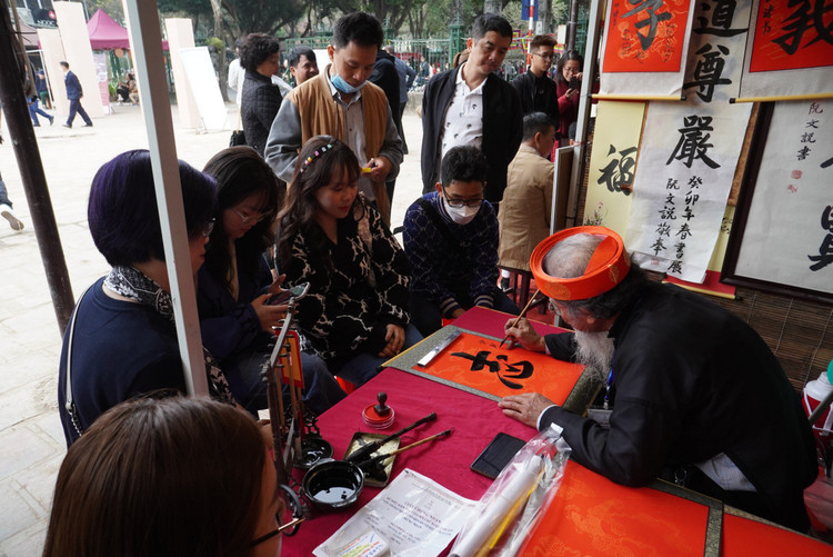 Xuất hành ngày đầu năm ảnh 2