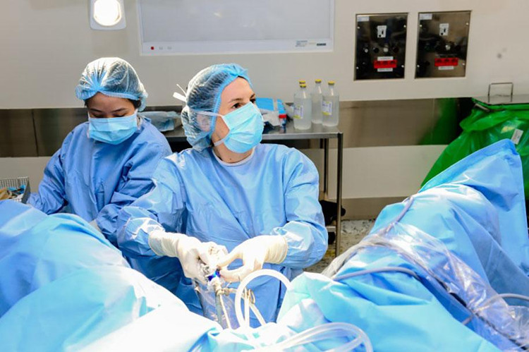 Ca phẫu thuật cho bệnh nhân ung thư tử cung - Ảnh minh họa