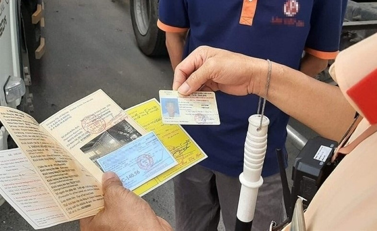Phạt và trừ điểm giấy phép lái xe ảnh 1