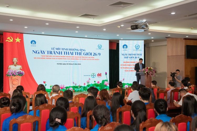 Lễ mít tinh hưởng ứng ngày tránh thai thế giới