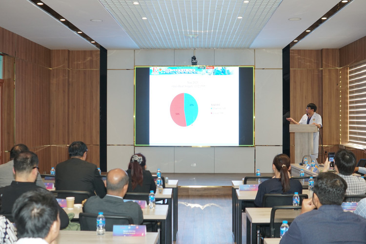 Chia sẻ công nghệ 3D mổ xâm lấn tối thiểu cho người mắc bệnh tim nặng ảnh 1