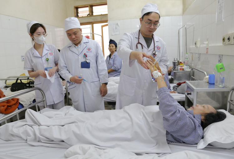 Bà B. phục hồi vận động, thần kinh tốt sau can thiệp nút vỡ túi phình mạch não - Ảnh BVCC