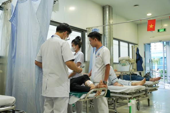 Chăm sóc bệnh nhân tại khoa cấp cứu bệnh viện - Ảnh BVCC
