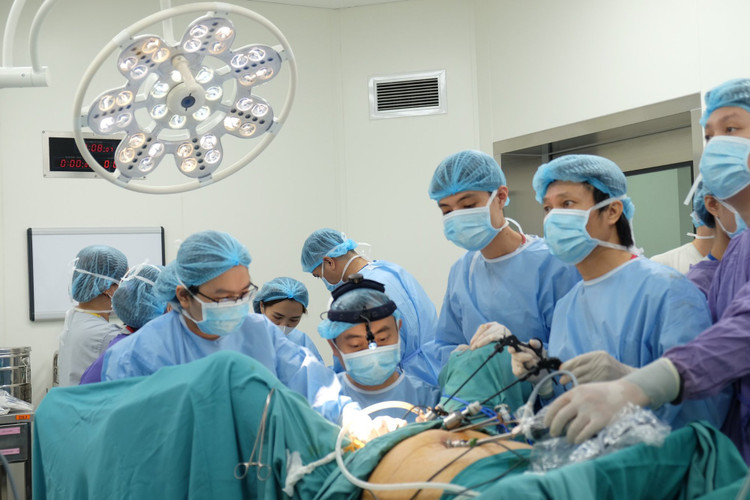 Ca phẫu thuật trả lại giới tính thực cho bệnh nhân tại Bệnh viện E