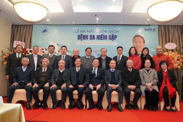 Buổi ra mắt “Bệnh da hiếm gặp” của GS.TS Trần Hậu Khang