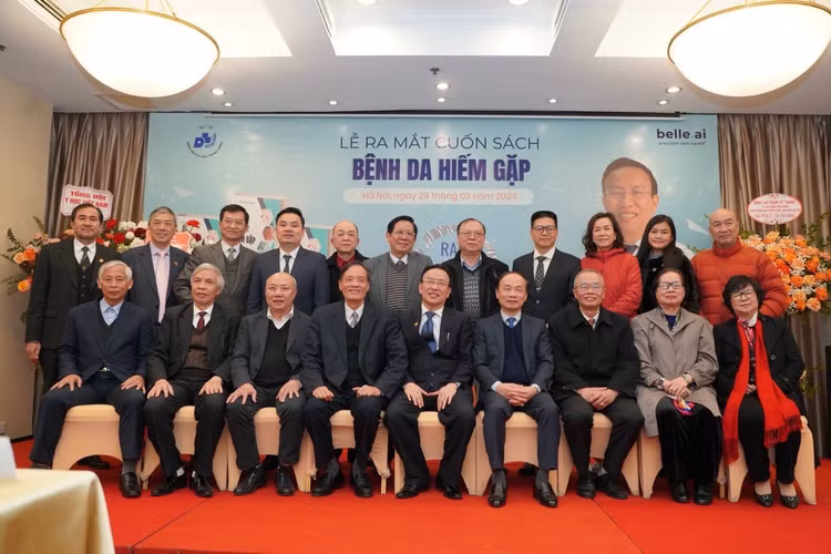 Buổi ra mắt “Bệnh da hiếm gặp” của GS.TS Trần Hậu Khang