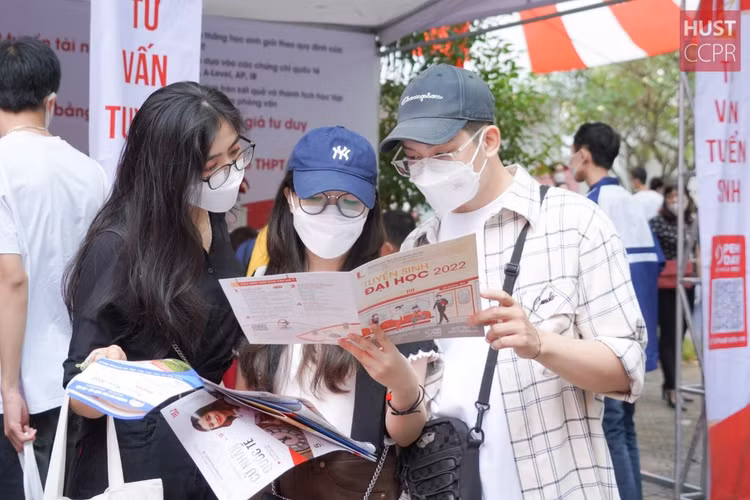 Tuyển sinh ĐH-CĐ 2023: Có xét điểm ưu tiên? ảnh 1 Tuyển sinh ĐH-CĐ 2023: Có xét điểm ưu tiên? ảnh 1