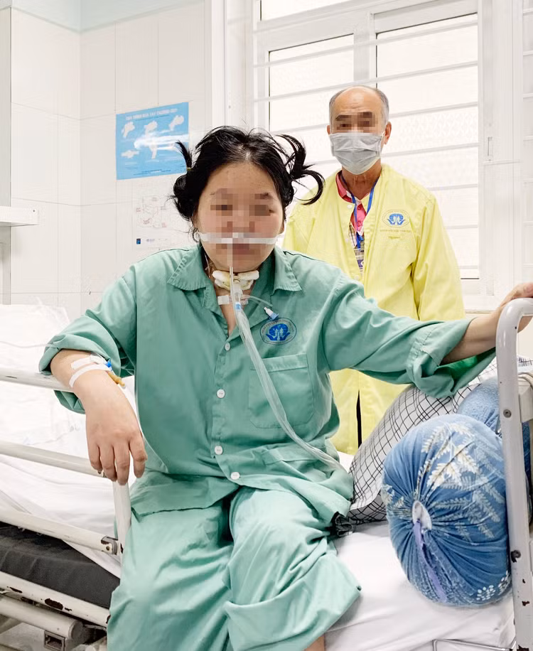 Người bệnh hồi phục sau thời gian điều trị tại Khoa Hồi sức tích cực - Ảnh BVCC